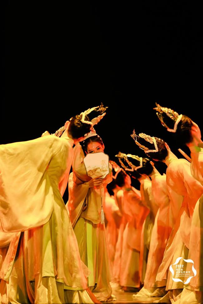 舞蹈 乙组 一等奖 《蛾儿雪柳》.jpg 舞蹈 乙组 一等奖 《蛾儿雪柳》.jpg