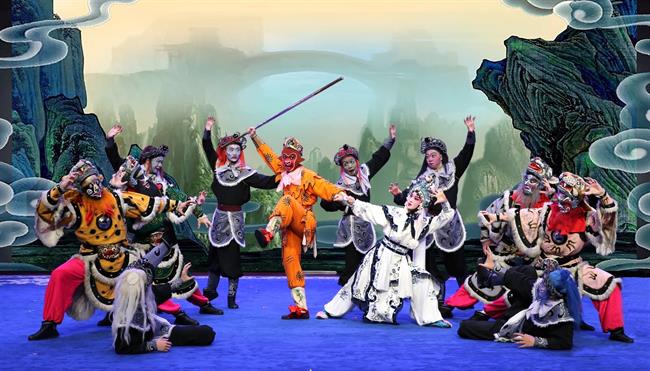 14级绍剧班学员演出青春版《孙悟空三打白骨精》.jpg 14级绍剧班学员演出青春版《孙悟空三打白骨精》.jpg