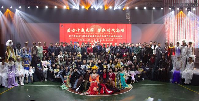 大合影.jpg 大合影.jpg