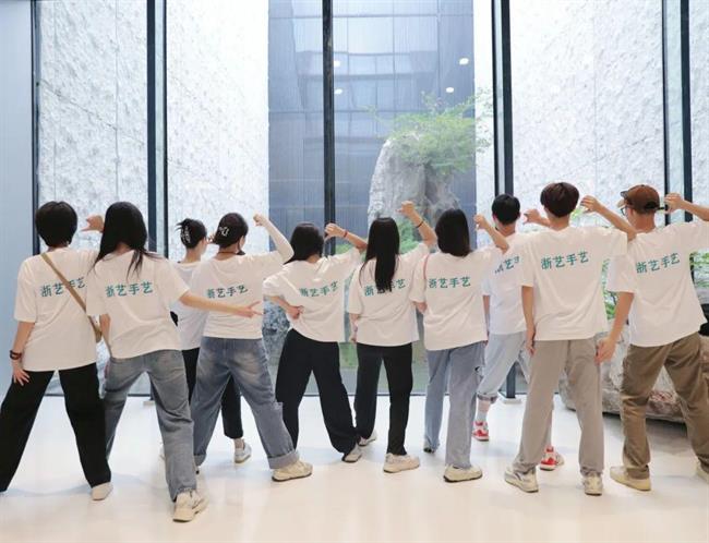 2d606e9971ff4d6d8704b08990a0ce6f_noop.jpg 2d606e9971ff4d6d8704b08990a0ce6f_noop.jpg