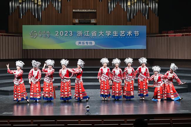 R6_A6018.jpg R6_A6018.jpg