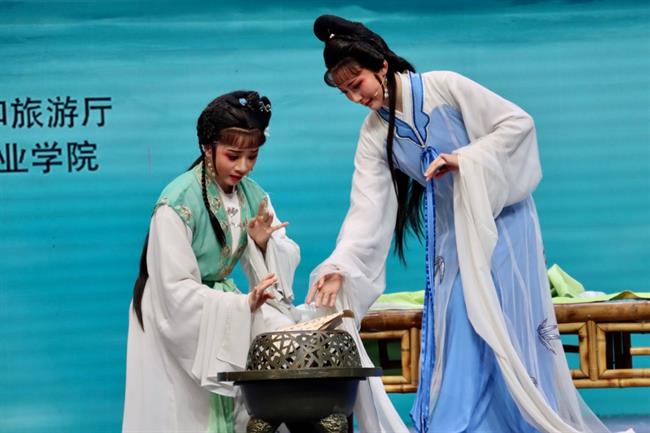 青年组个人剧目展示项目《红楼梦·焚稿》--浙江艺术职业学院.jpg 青年组个人剧目展示项目《红楼梦·焚稿》--浙江艺术职业学院.jpg