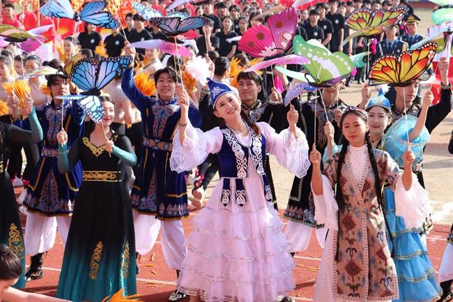 我爱浙疆·基层文化员参加演艺与教育学院团体操展示汇演.jpg 我爱浙疆·基层文化员参加演艺与教育学院团体操展示汇演.jpg