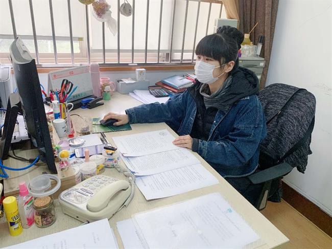 浙艺招生就业办公室副主任余绿筠.jpg 浙艺招生就业办公室副主任余绿筠.jpg