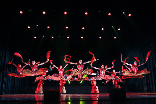 中国东方歌舞团精彩的表演 中国东方歌舞团精彩的表演