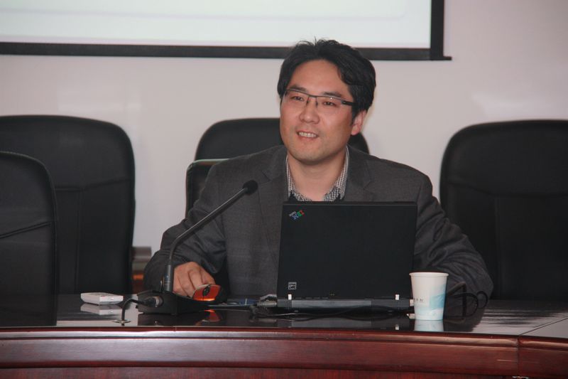 浙江省教育厅政策法规处处长陈峰主è®?