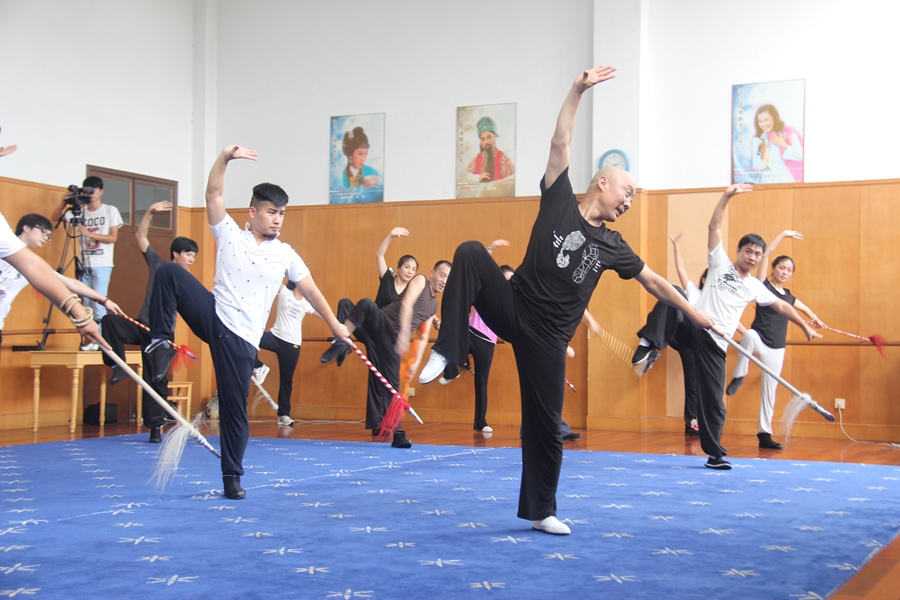 奚中路老师上课