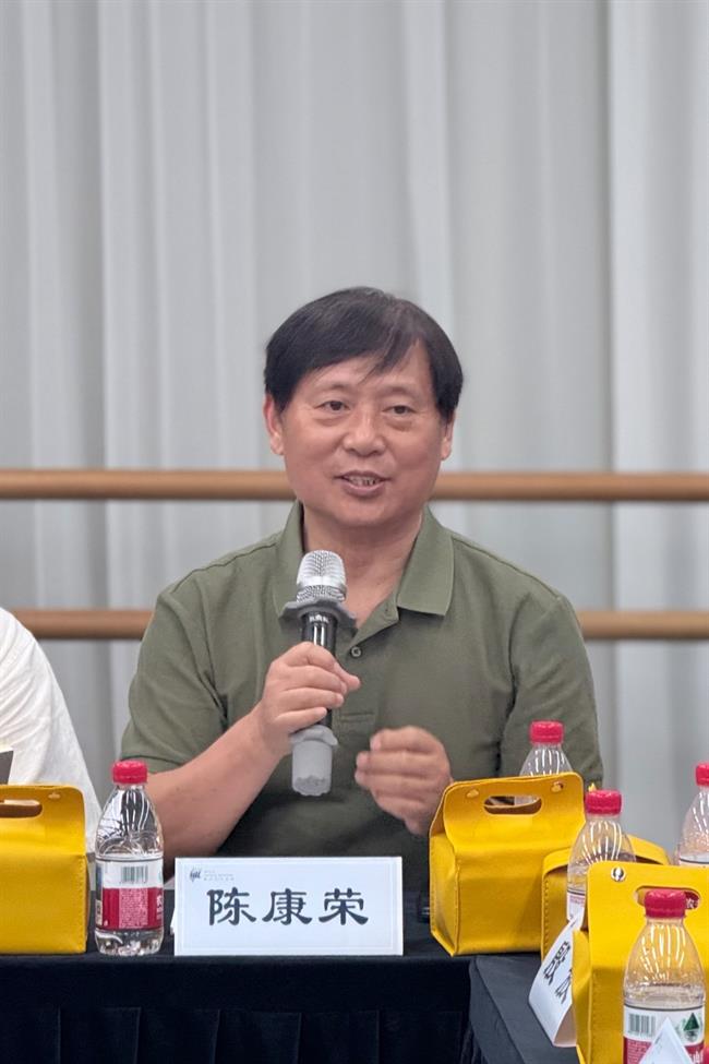 陈康荣.jpg 陈康荣.jpg