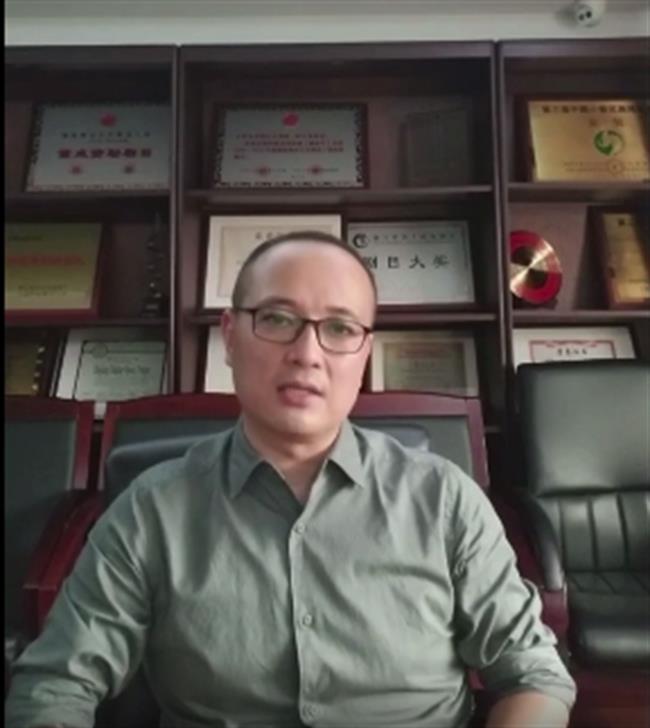 裘冰.png 裘冰.png