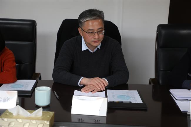 学校党委书记薛亮,院长,党委副书记黄杭娟,相关部门负责同志参加座谈.