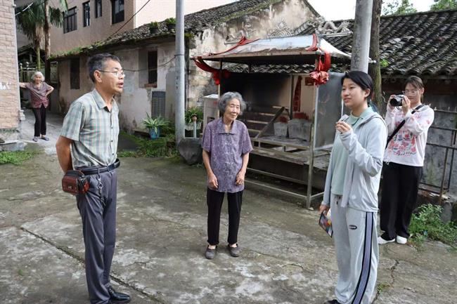 8.13吊坑村调研采访.jpg